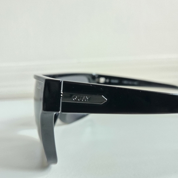 New Quay Australia Nightfall Curve Polarized Black Frame Large Sunglasses Unisex - Picture 14 of 16